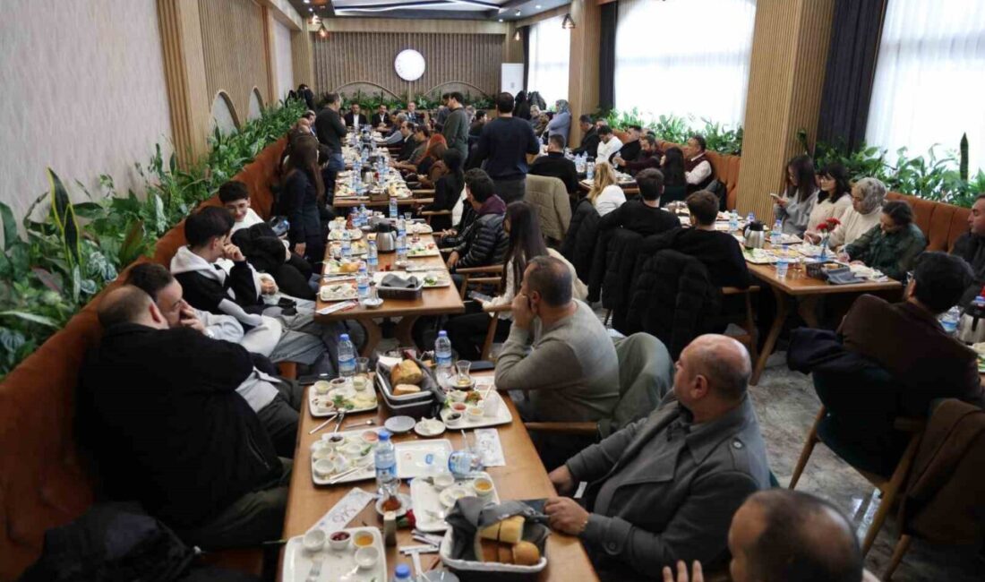 Sivas Belediye Başkanı Dr. Adem Uzun, kentte görev yapan basın