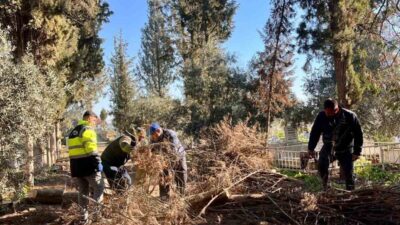 İlçe genelindeki mezarlıkların bakımlarının aralıksız süreceğini vurgulayan Sultanhisar Belediye Başkanı