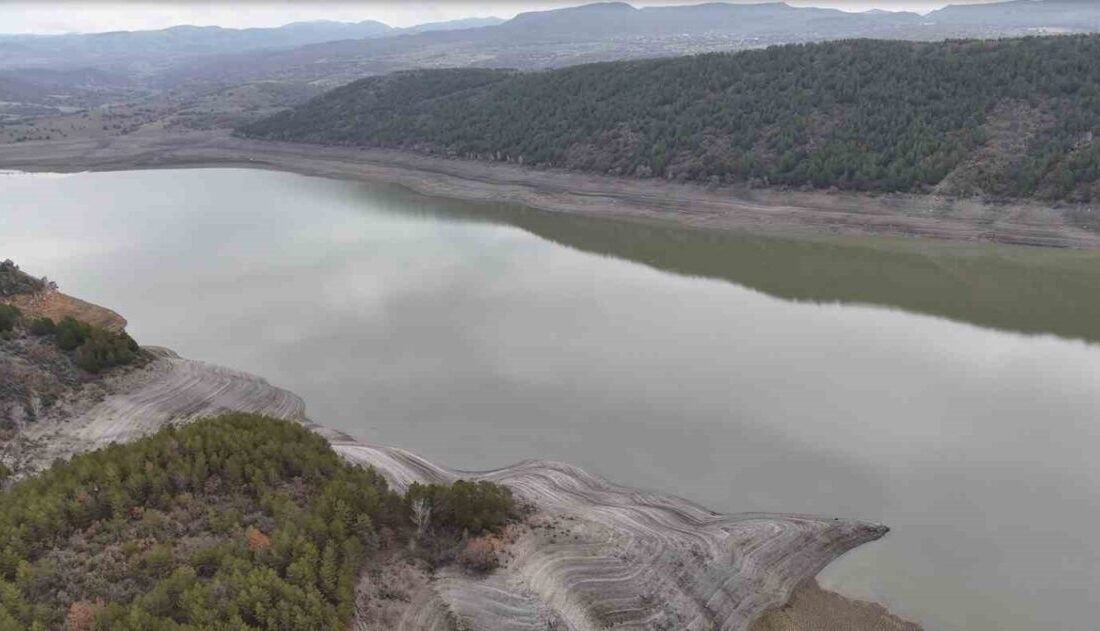 Ankara’nın önemli içme suyu kaynaklarından biri olan Kurtboğazı Barajı’nda, eriyen