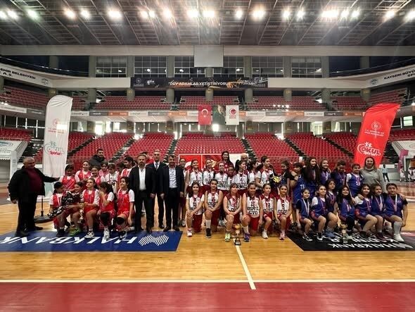 Kayseri Okul Sporları Basketbol Küçük Kızlar İl Birinciliği Müsabakaları tamamlandı.