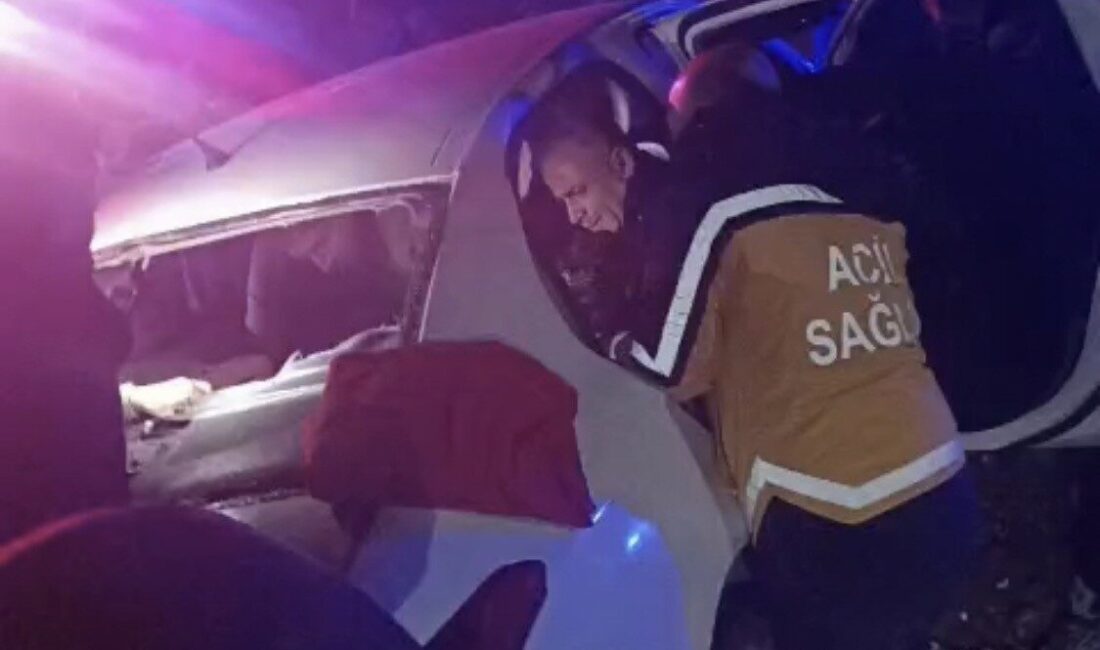 Batman-Siirt karayolunda kontrolden çıkan otomobilin bariyerlere çarptığı kazada 3 kişi