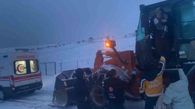 Batman’ın Hasankeyf ilçesine bağlı Bayırlı köyünde aniden rahatsızlanan hamile kadın,