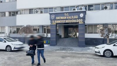 Batman’da durdurulan otobüsteki yabancı şahsın midesinden 64 parça uyuşturucu maddesi