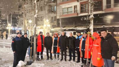 Battalgazi Belediyesi ekipleri, kar yağışıyla birlikte ilçe genelinde gece boyunca