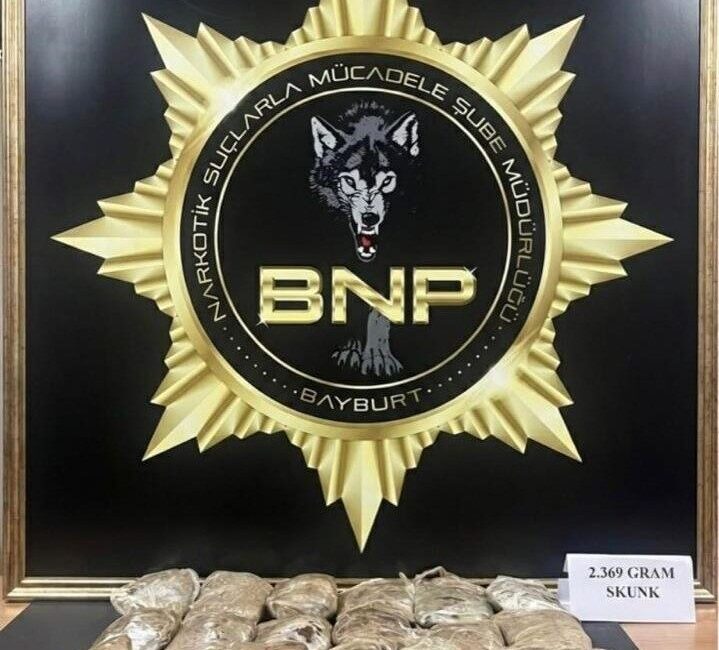 Bayburt’ta narkotik ekiplerince yapılan çalışmalarda 2 kilo 369 gram skunk
