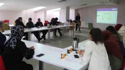 Bayburt’ta bulunan koruyucu ailelere yönelik düzenlenen koruyucu aile 1. kademe