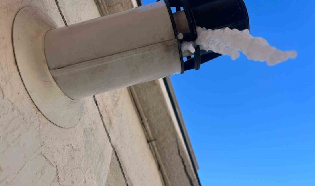 Bayburt’ta etkili olan dondurucu soğuk nedeniyle hava sıcaklığı eksi 27