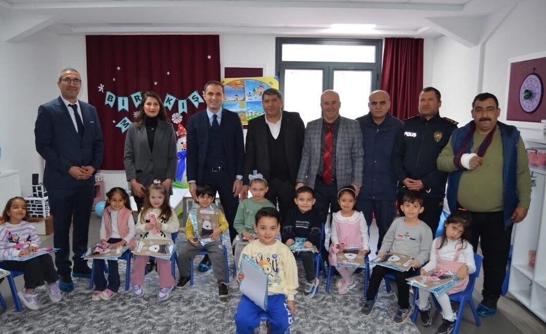 Bayındır ilçesinde 2025-2026 eğitim öğretim yılı yarıyıl tatili bugün çalan