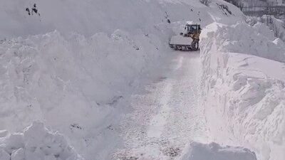 Adıyaman’ın Sincik ilçesinde etkili olan yoğun kar yağışı nedeniyle bazı