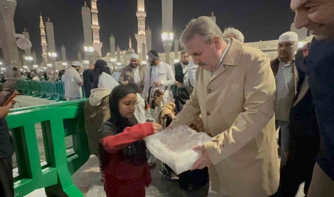 Büyük Birlik Partisi (BBP) Genel Başkanı Mustafa Destici, umre ziyareti