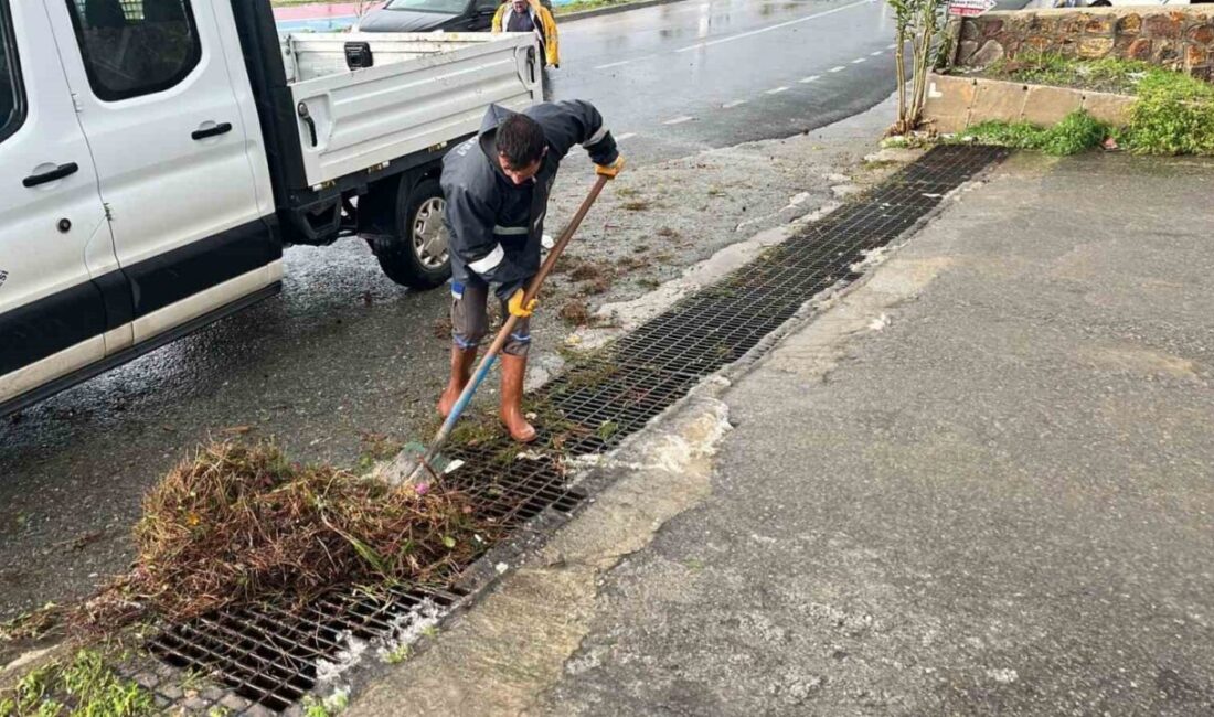 Bodrum’da etkili olan fırtına ve yağışlı hava nedeniyle belediye ekipleri