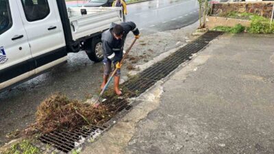 Bodrum’da etkili olan fırtına ve yağışlı hava nedeniyle belediye ekipleri