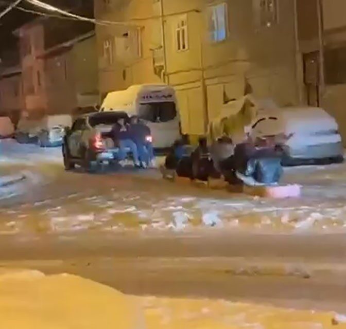 Tokat’ın Niksar ilçesinde zorlu kış mesaisinin ardından kısa bir mola