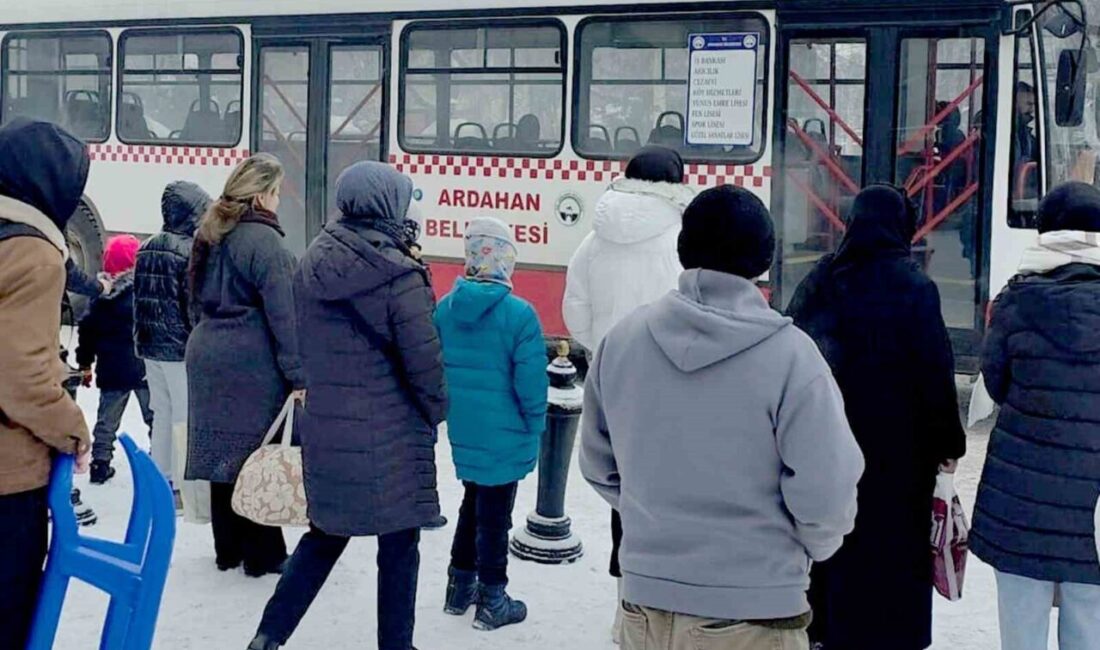 Ardahan Belediyesi, sezon açılışı yapılan Yalnızçam Kayak Merkezi için vatandaşlara