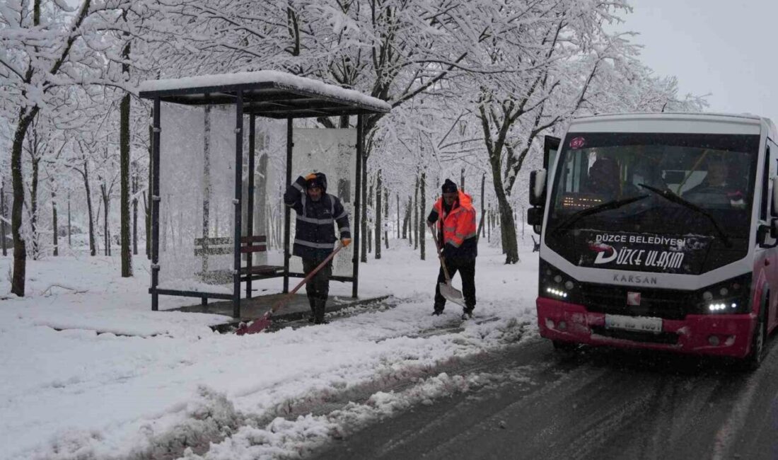 Düzce Belediyesi, gece itibariyle etkisini artıran kar yağışına karşı tüm