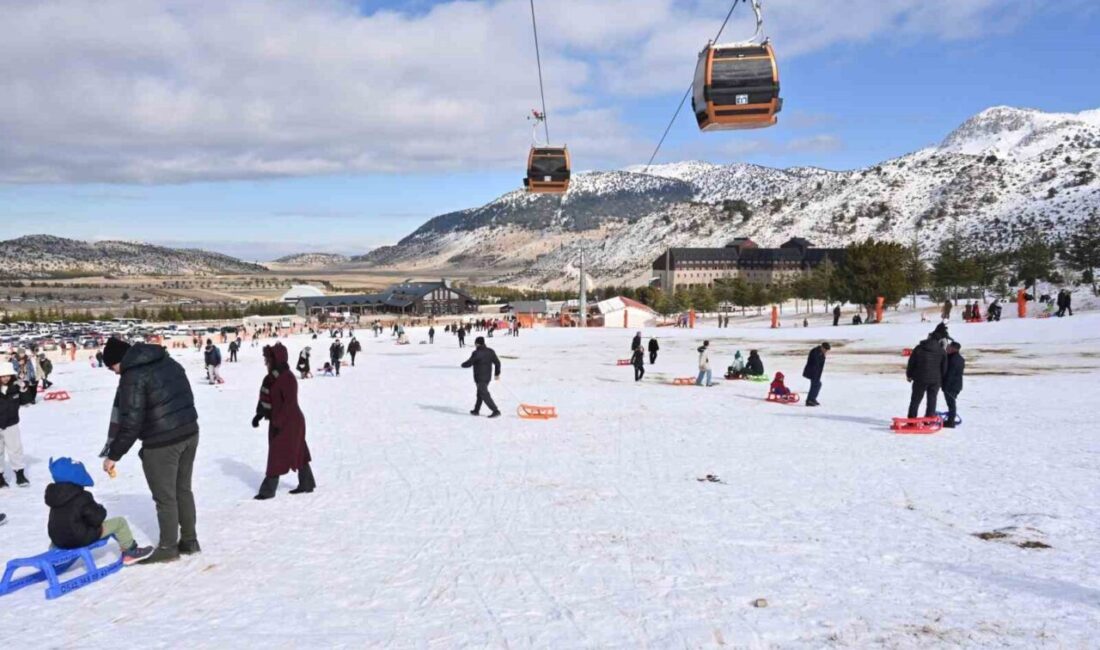 Isparta Belediyesi’nin sömestir tatiline özel düzenlediği ücretsiz otobüs seferleriyle çocuklar