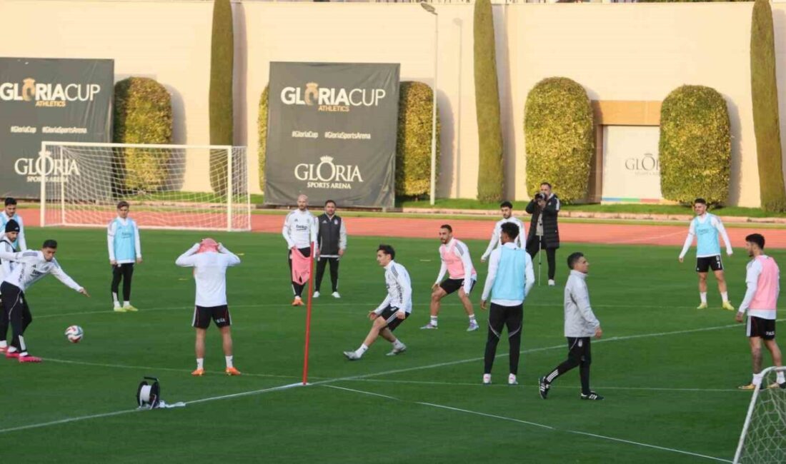 Beşiktaş, devre arası çalışmalarını Antalya’da sahada gerçekleştirdiği antrenman ile sürdürdü.