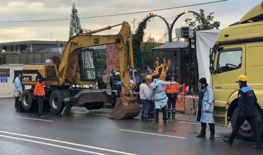 İstanbul Beşiktaş’taki Oligark İstanbul adlı gece kulübünün kaçak bölümleri yıkılıyor.