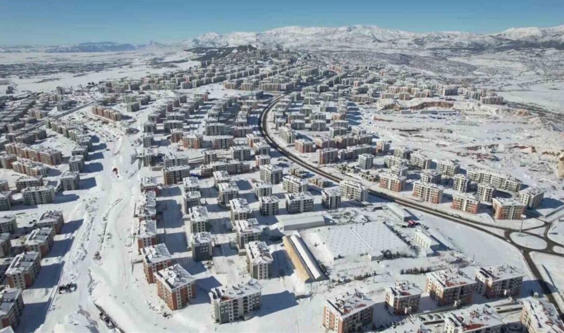 Adıyaman’da 16 bin 467 deprem konutunun yapıldığı İndere bölgesi kar