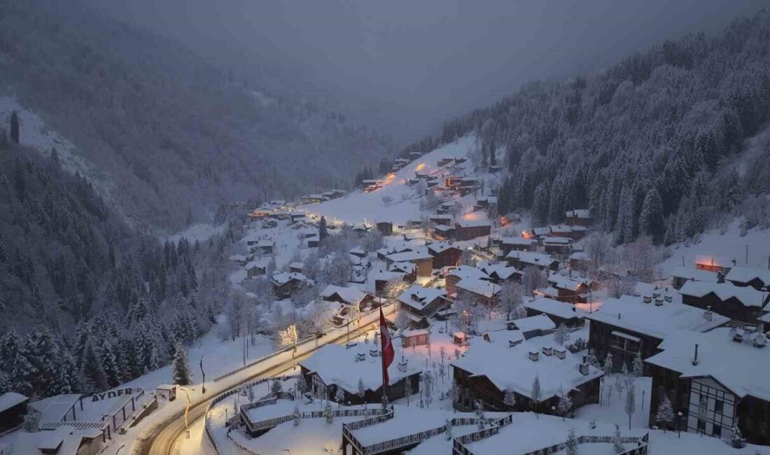 Rize’nin Çamlıhemşin ilçesinde bulunan dünyaca ünlü turizm merkezi Ayder Yaylası,
