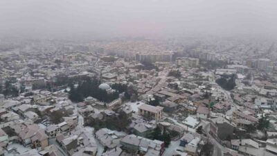 Eskişehir’de sabah saatlerinde etkisini arttıran kar yağışı günlük hayat ve