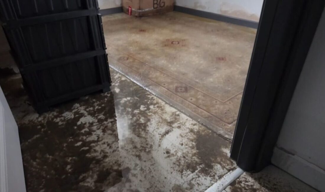 Beylikdüzü’nde dün akşam saatlerinde etkili olan sağanak yağış nedeniyle 5