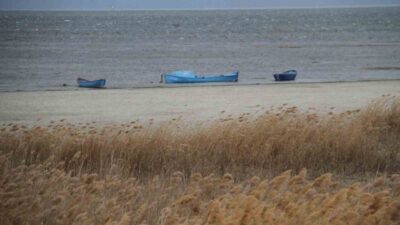 Konya’nın Beyşehir ilçesinde meteorolojinin günler öncesinden uyarısını yaptığı şiddetli rüzgar