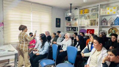 Şırnak’ın Beytüşşebap ilçesinde Yeşilay Cemiyetinin temsilcileri tarafında zararlı alışkanlıkla mücadele