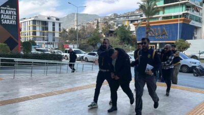 Antalya’nın Alanya ilçesinde bıçaklı ve zincirli kavgada yaralanan 7 kişi,
