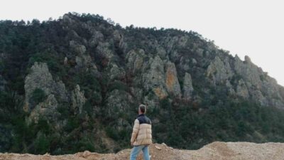 Bilecik’in Osmaneli ilçesine yalnızca 8 kilometre uzaklıkta bulunan Kayalar mevkii,