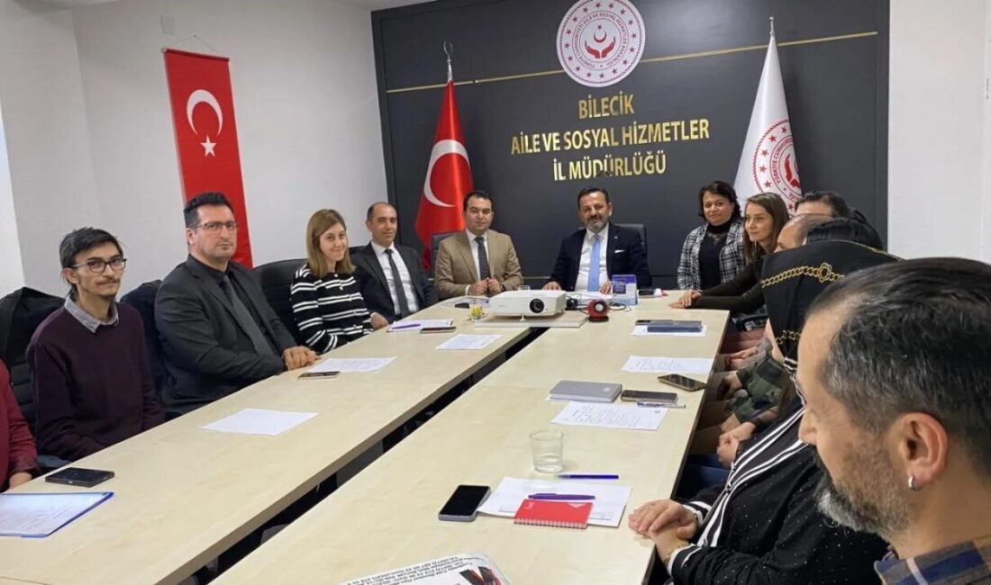 Bilecik’te aile ve toplum hizmetlerine yönelik çalışmalar değerlendirme toplantısında masaya