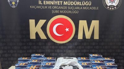 Bilecik’in Osmaneli ilçesinde gerçekleştirilen kaçak türün operasyonunda araçtan binlerce makaron