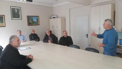 Bilecik’in Yenipazar ilçesinde arı yetiştiricilerine eğitim verildi. Yenipazar’da arı yetiştiricilerine