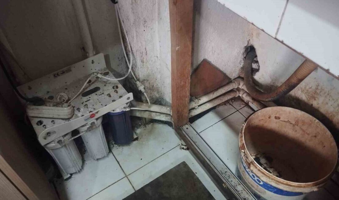 Bilecik Belediyesi Zabıta Müdürlüğü ekipleri, kentte bulunan çay ocakları denetlendi.