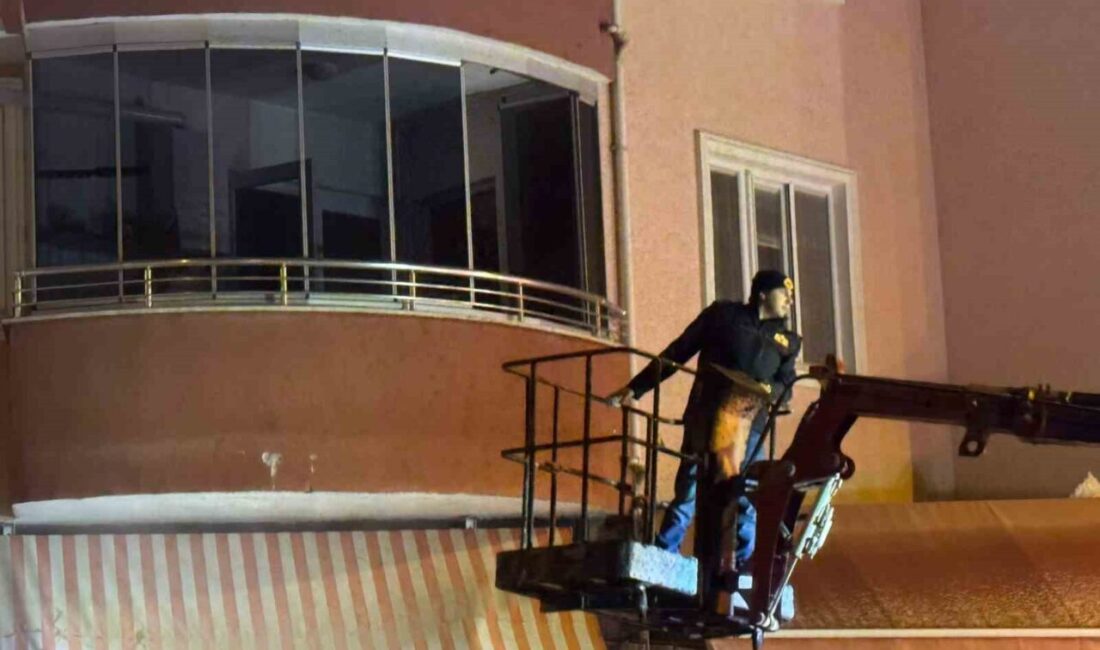 Bilecik’te 6 katlı binanın girişindeki dükkanda çıkan yangın sonucu, tahliye