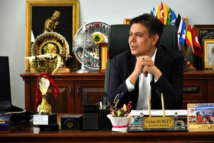 Bilecik’in Söğüt İlçe Belediye Başkanı Ferhat Durgut, sömestir tatilinde çocuklara