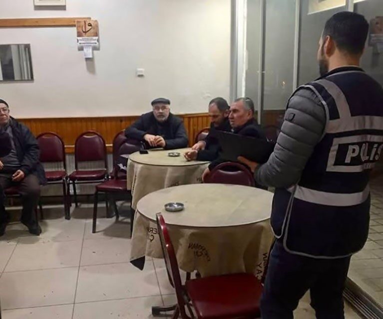 Bilecik’in Pazaryeri ilçesinde dolandırıcılığa karşı bilgilendirme yapılarak vatandaşlar uyarıldı. Pazaryeri