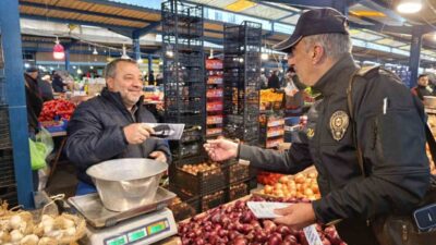 Bilecik’in Osmaneli ilçesinde dolandırıcılığa karşı vatandaşlara yönelik bilgilendirme çalışması gerçekleştirildi.