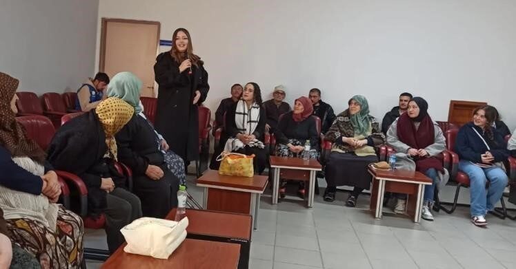 Bilecik’te Gençlik Merkezi gençleri huzurevi sakinleriyle bir araya geldi. Bilecik’te