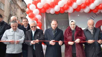 Bilecik’te İyiliğe Dokun Yardımlaşma ve Dayanışma Derneği dualarla açıldı. Bilecik