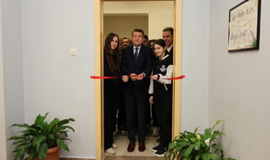 Bilecik’te Mesleki ve Teknik Anadolu Lisesinde öğrencileri kitaplarla buluşturan kütüphane