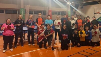 Bilecik’te Gençlik ve Spor Bakanlığı Spor Okulları bünyesinde masa tenisinde