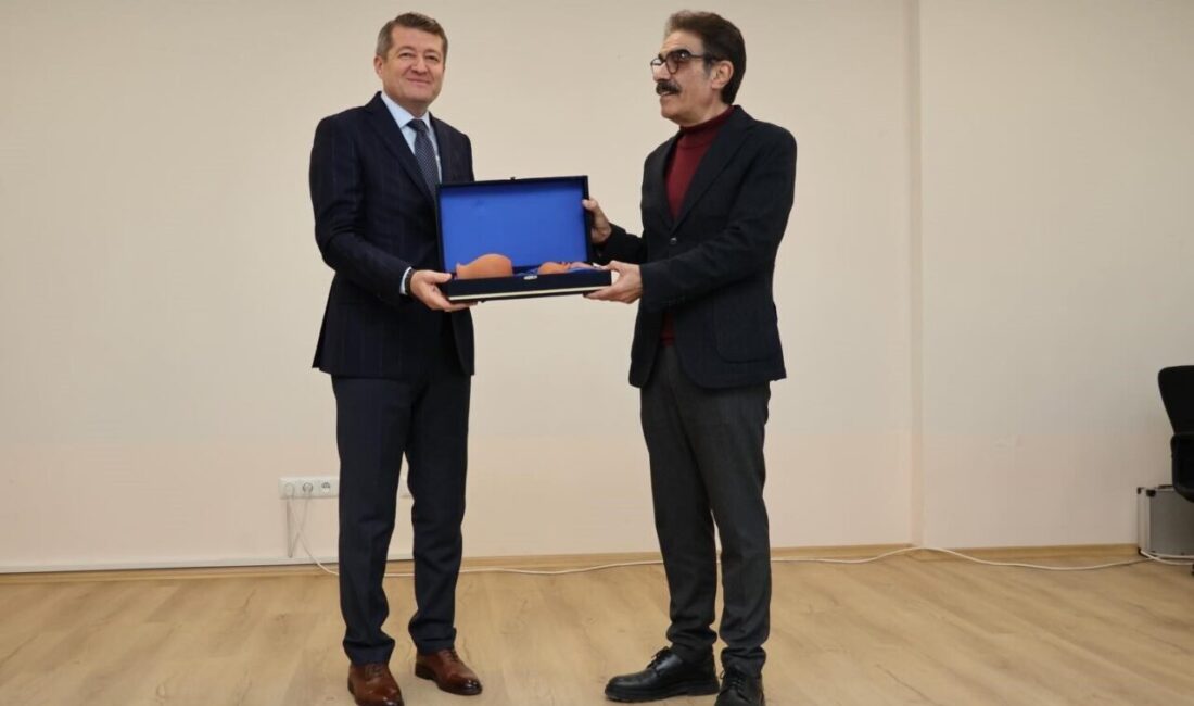 Bilecik’te öğretmenlere yönelik ‘Lider öğretmen: İletişim ve motivasyon’ semineri düzenlendi.