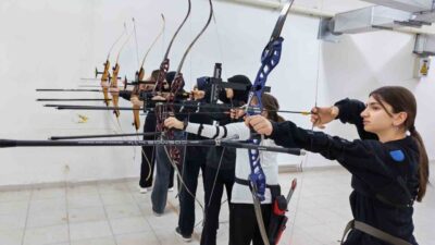 Bilecik’te Gençlik ve Spor Bakanlığı Spor Okulları bünyesinde okçuluk branşında