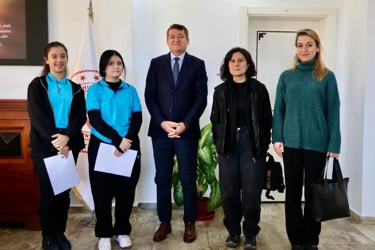 Bilecik İl Millî Eğitim Müdürlüğü’nde, okul dergisi çalışmaları kapsamında öğrencilerle