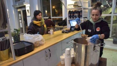 Bilecik Belediyesi, sınav haftasında öğrencilere sıcak çorba desteği uygulamasını bu