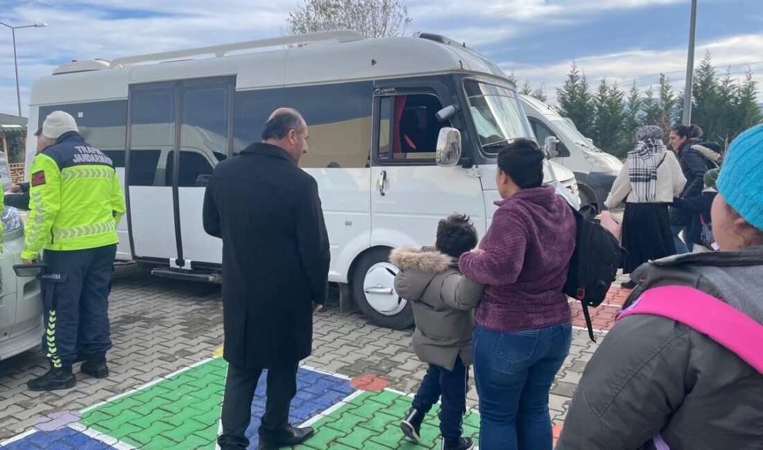 Bilecik’te taşımalı eğitim kapsamında hizmet veren araçlara yönelik denetimler gerçekleştirildi.