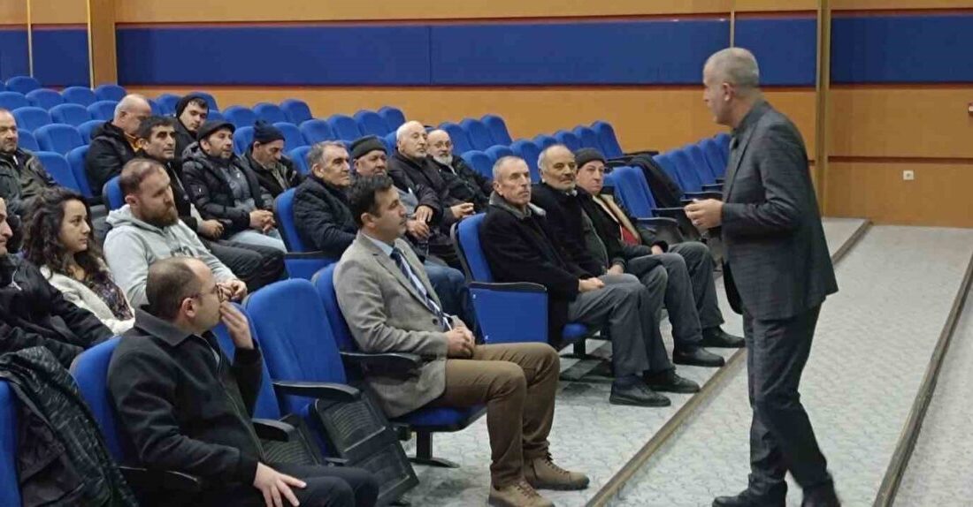 Bilecik’in Pazaryeri ilçesinde çiftçilere Tarım Sigortaları Havuzu (TARSİM) anlatıldı. Pazaryeri