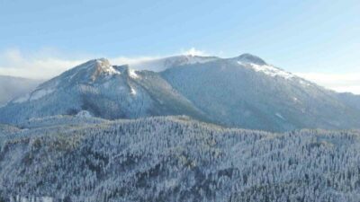 Kastamonu’da kar kalınlığının 1,5 metreyi aştığı bin 250 rakımlı Yaralıgöz
