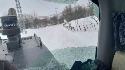 Bingöl’de yoğun kar yağışı sonrası İl Özel İdaresi ekiplerinin köy